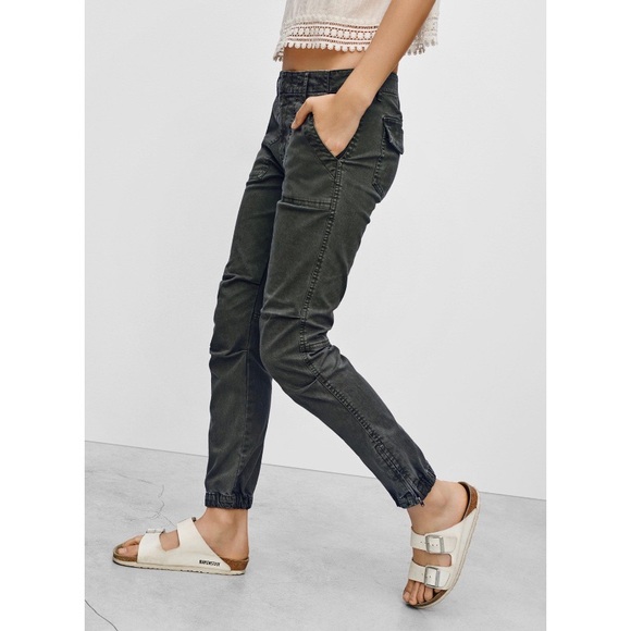 ARITZIA TNA | Heroic Olive Green Cargo Pants